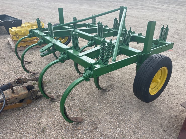 #961-•-john-deere-8ft-chisel-plow-image-4