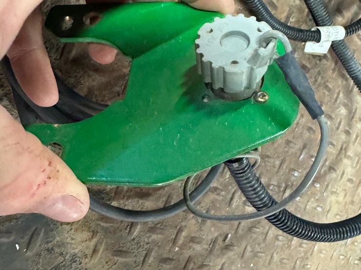 clipper-planter-foot-switch-image-11