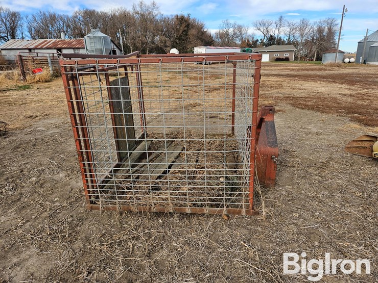 hoskins-3-pt-livestock-carrier-image-4