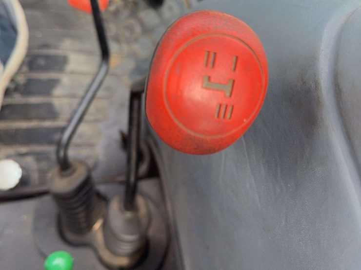 new-holland-5030-image-25