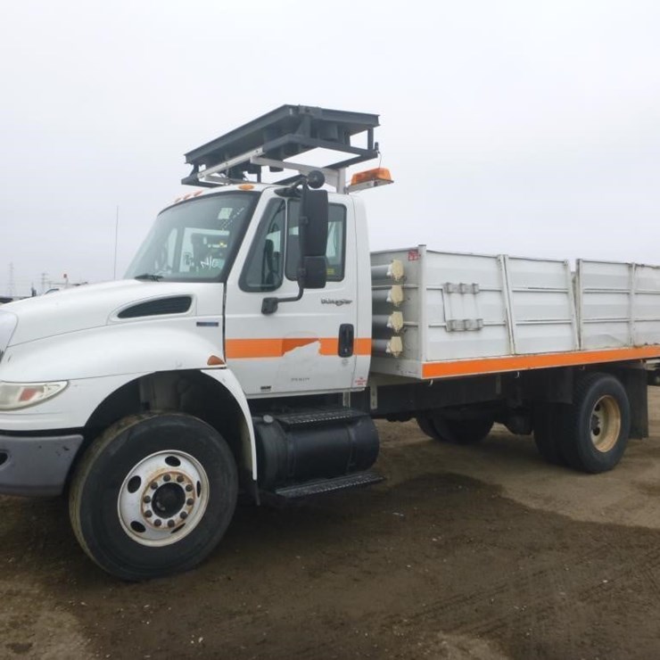 2010 INTERNATIONAL DURASTAR 4400