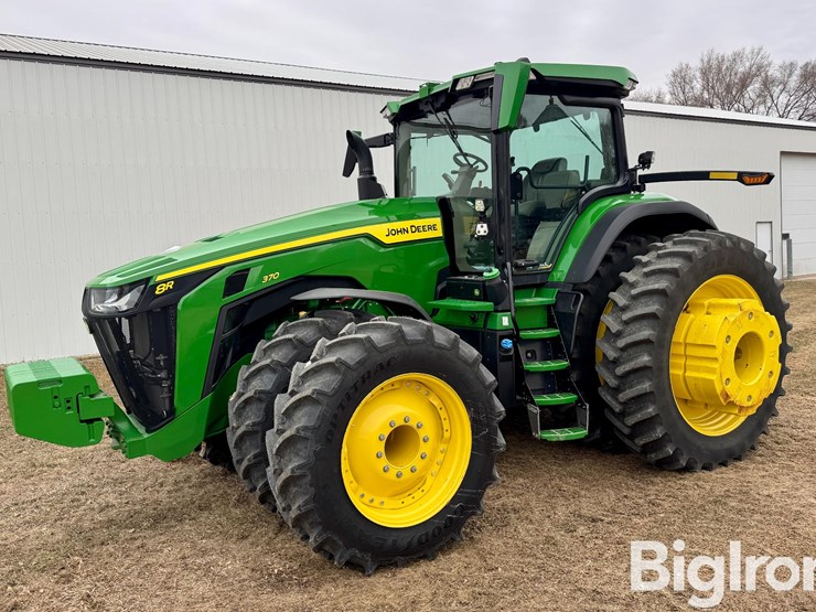 2021-john-deere-8r-370-image-1
