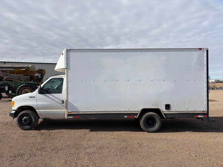 2003-ford-e450-image-6