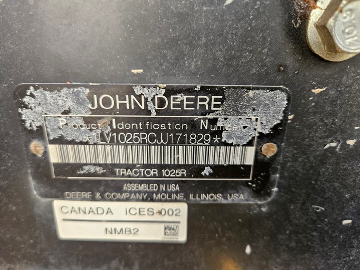 2018-john-deere-1025r-image-27