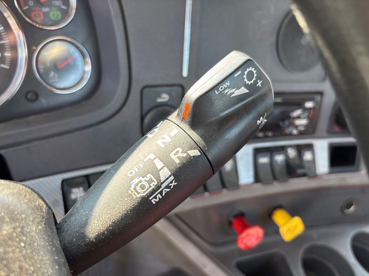 2020-kenworth-t680-image-10