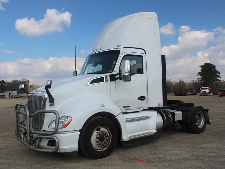 2020-kenworth-t680-image-16