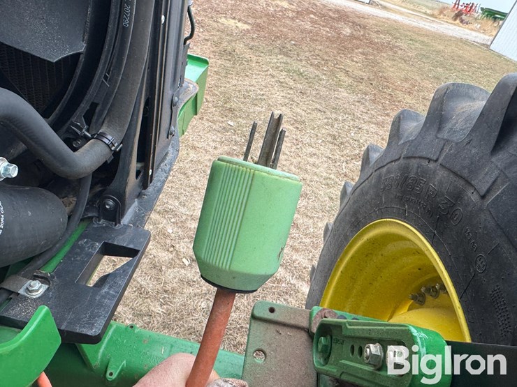 2014-john-deere-6150m-image-16