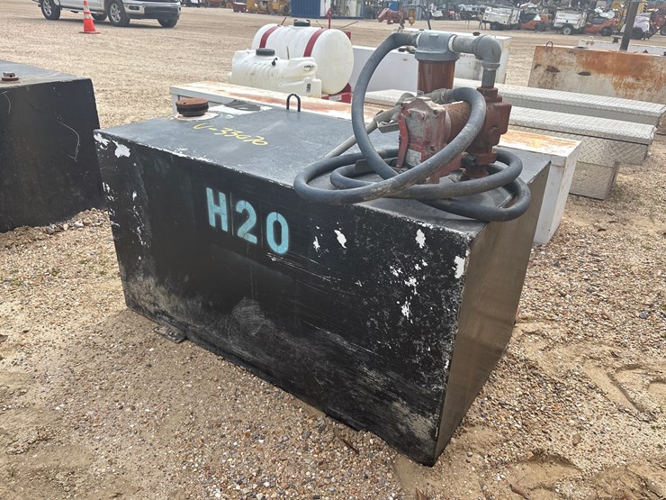 #1627-•-(2)-fuel-tanks---(1)-with-electric-pump-image-3