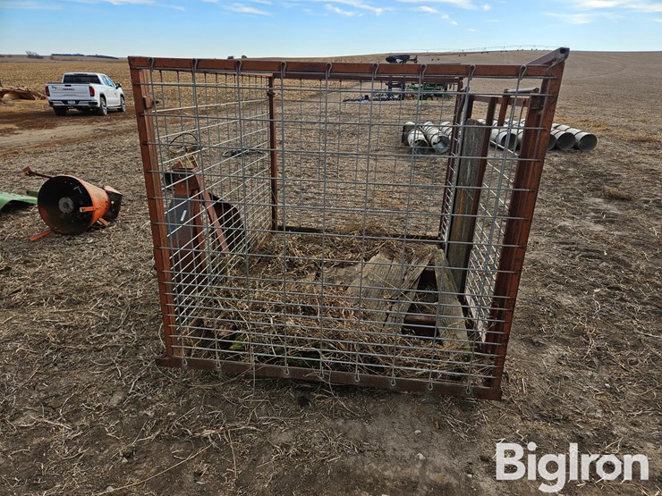 hoskins-3-pt-livestock-carrier-image-8