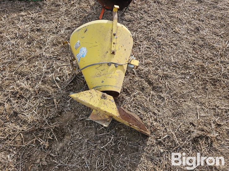 spread-all-a4e-2-bin-grain-spreader-image-2