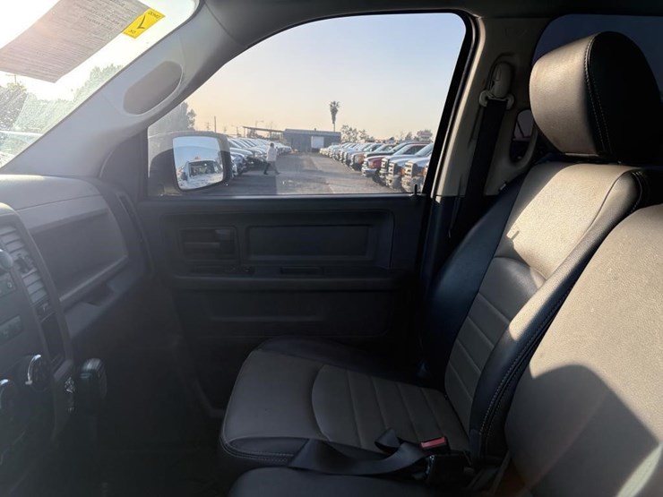 2012-dodge-2500-image-15