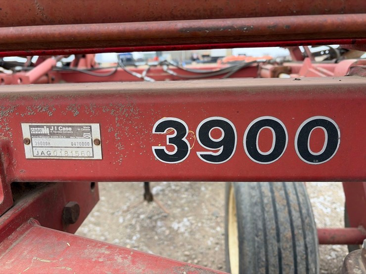 case-ih-3900-image-21