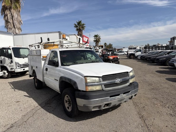 2003-chevrolet-2500-image-2