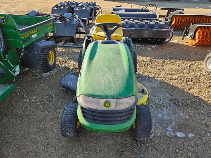 john-deere-100-image-7