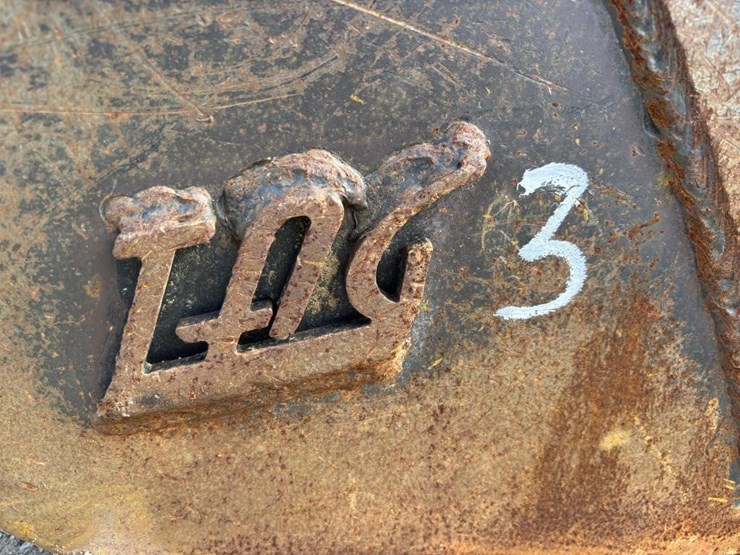 tag-12"-excavator-bucket-w/teeth-image-8