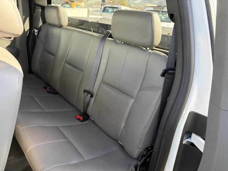 2013-chevrolet-2500-image-15