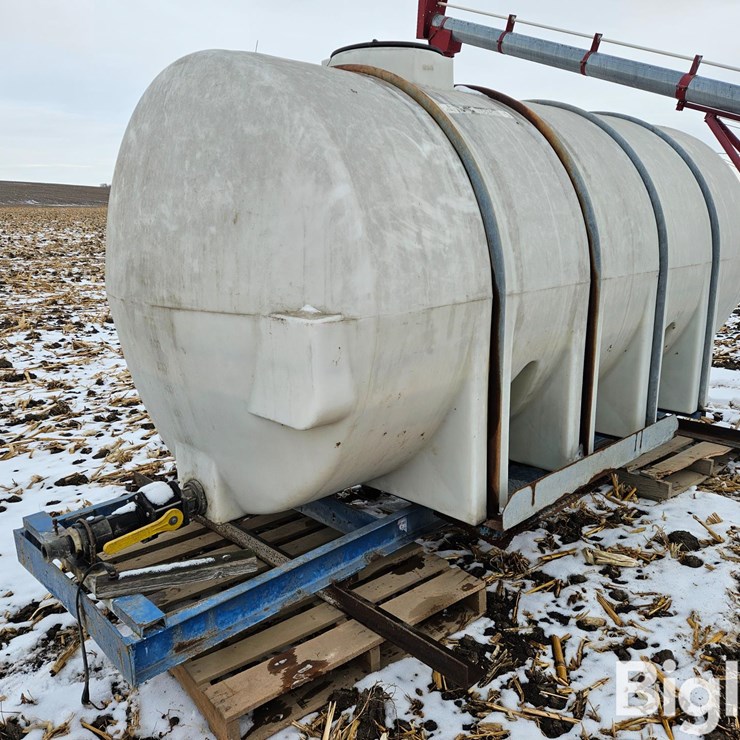 1600-Gallon Nurse Tank