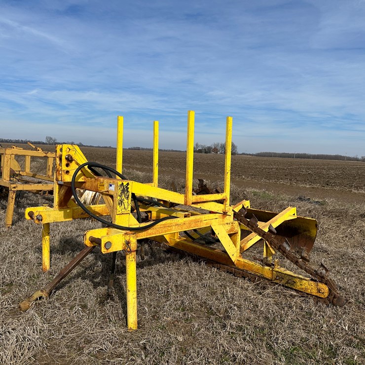 #39197 • Levee Trencher