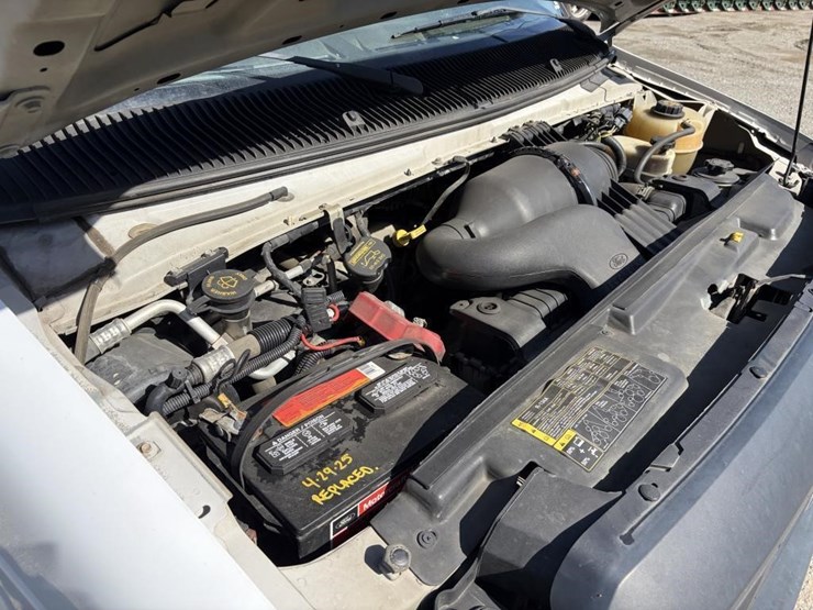 2013-ford-e350-image-7