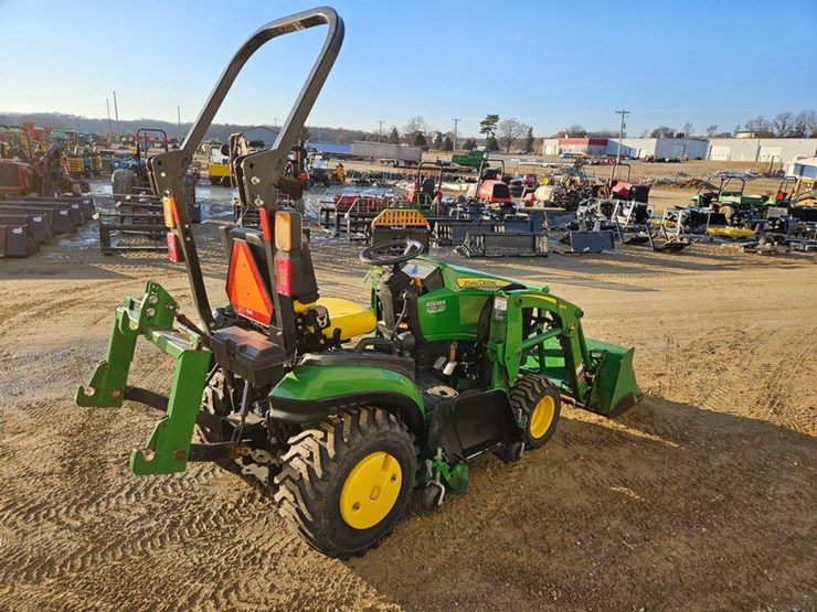 2018-john-deere-1025r-image-5