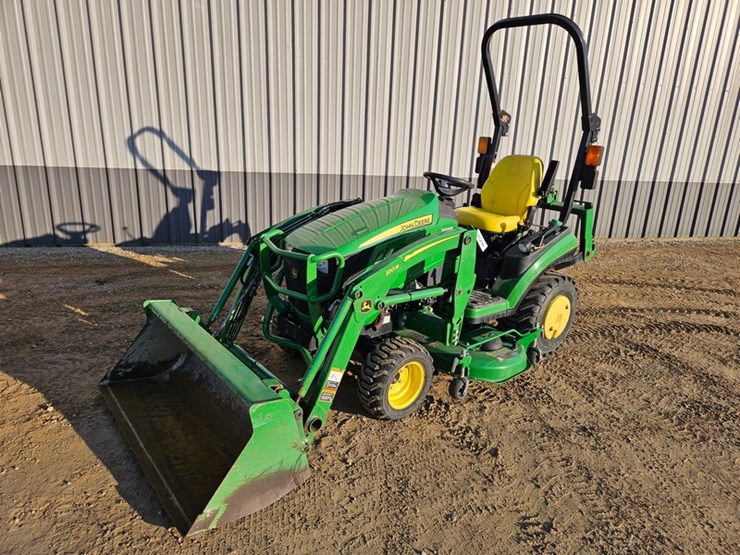 2018-john-deere-1025r-image-1