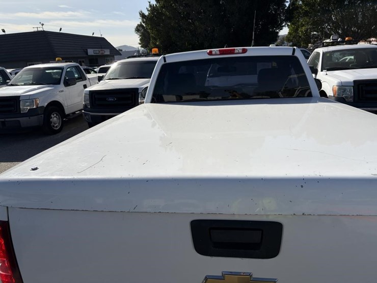 2011-chevrolet-1500-image-22