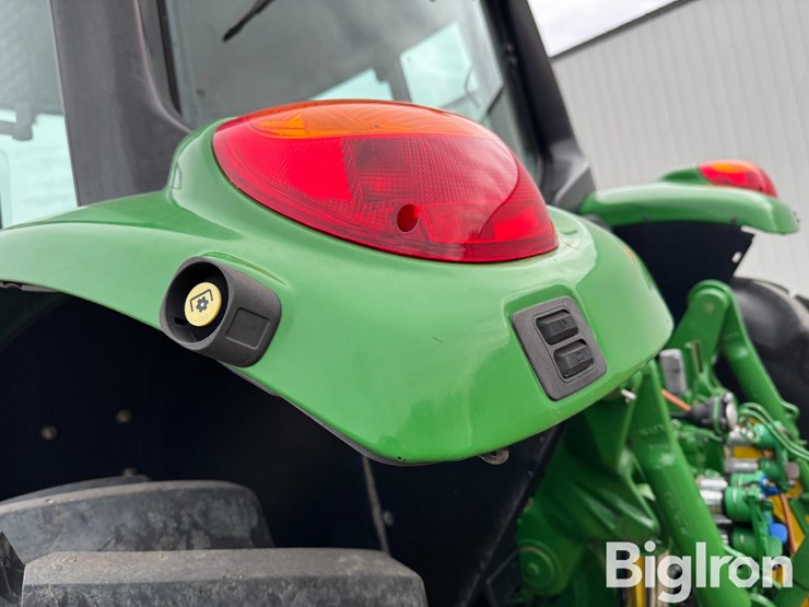 2015-john-deere-6150m-image-16