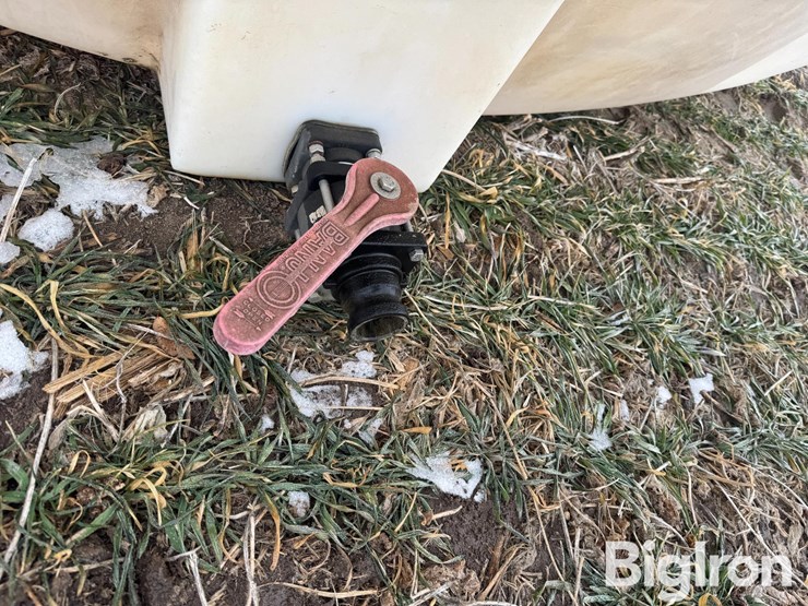 2550-gallon-bulk-tank-image-20