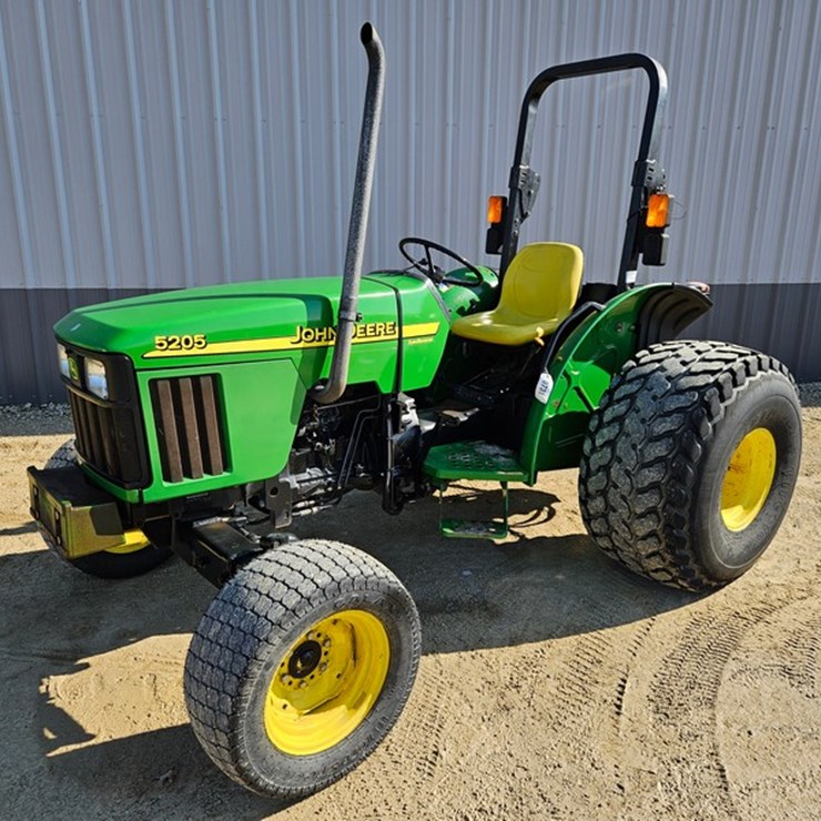 JOHN DEERE 5205