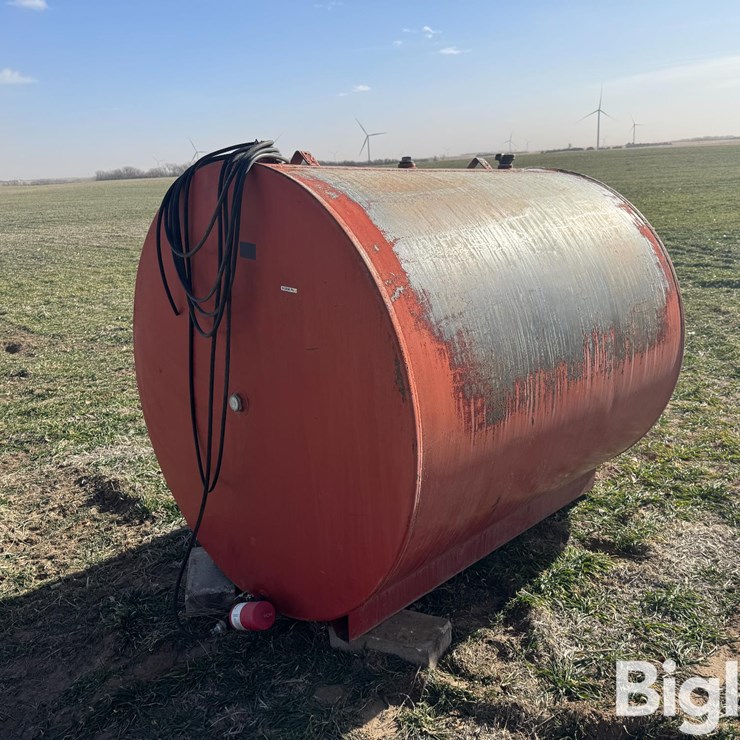 1000-Gallon Fuel Trailer