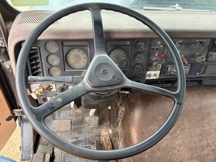 #1828-•-international-s-series-|-for-parts/repairs-|-title-delay-image-11