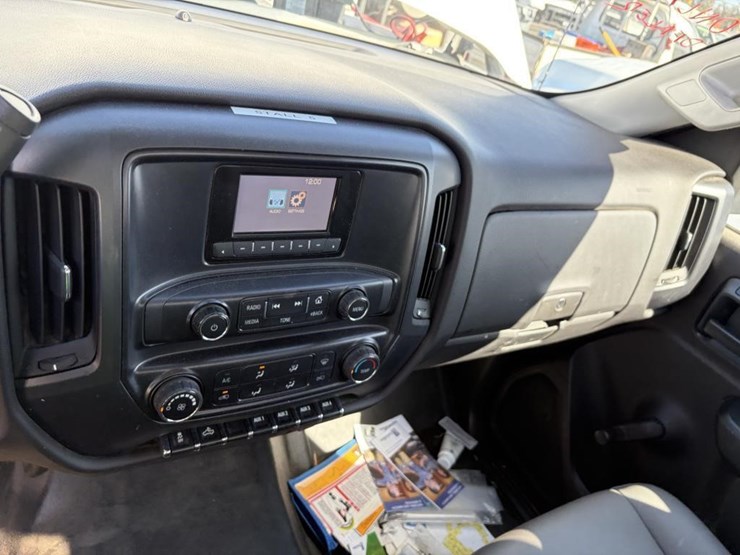 2015-chevrolet-2500-image-11