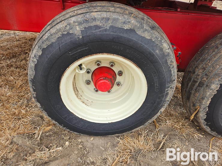 new-direction-804-series-4-vertical-feed-mixer-wagon-w/scale-image-12