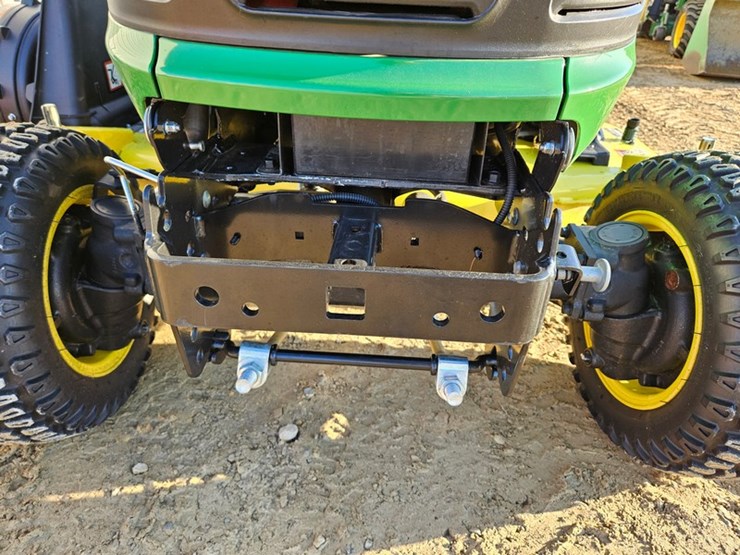 2019-john-deere-x738-image-10