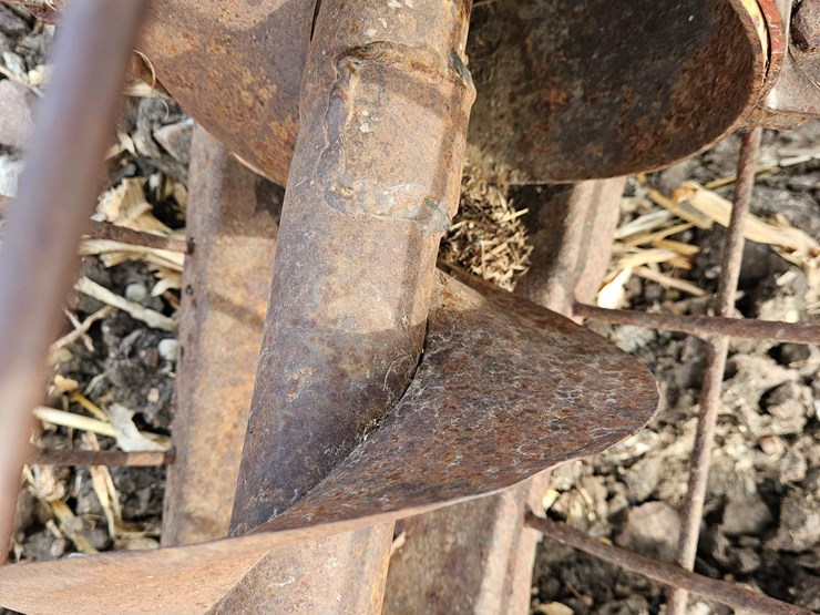 feterl-auger-image-10