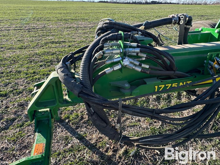 2020-john-deere-1775nt-image-11