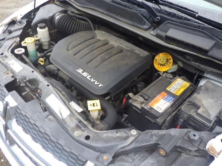 2014-dodge-grand-caravan-image-10