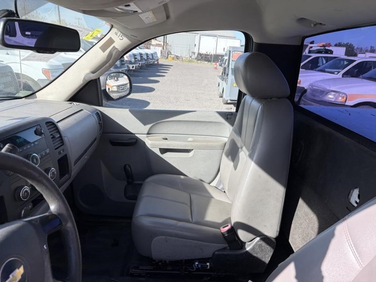 2011-chevrolet-1500-image-15