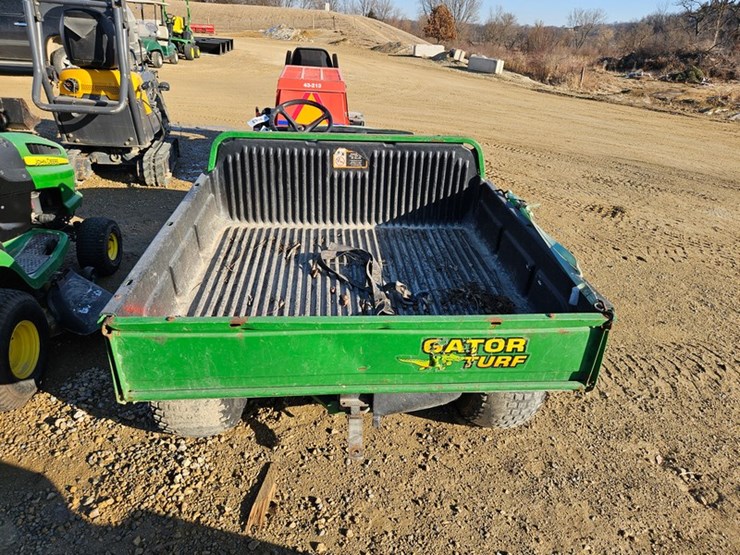 john-deere-turf-gator-image-4
