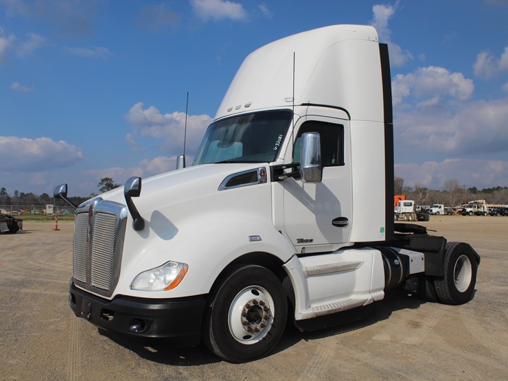 2006-kenworth-t680-image-17