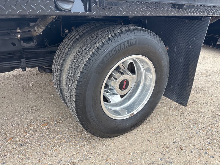 2016-chevrolet-3500hd-image-6