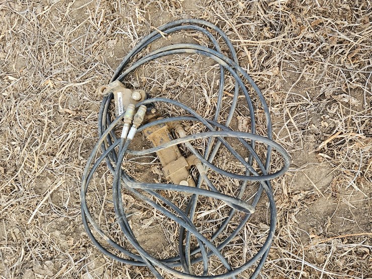 hydraulic-cylinder-&-hoses-image-2