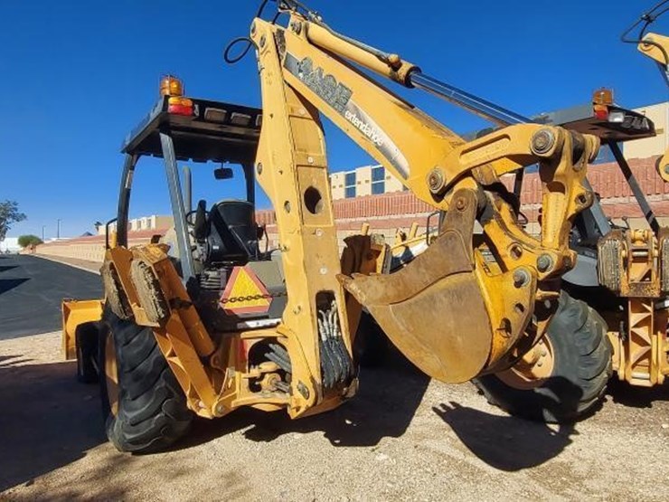 2009-case-580sm-image-3