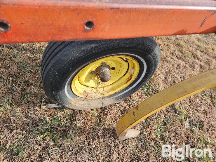 sunflower-12-shank-chisel-plow-image-17