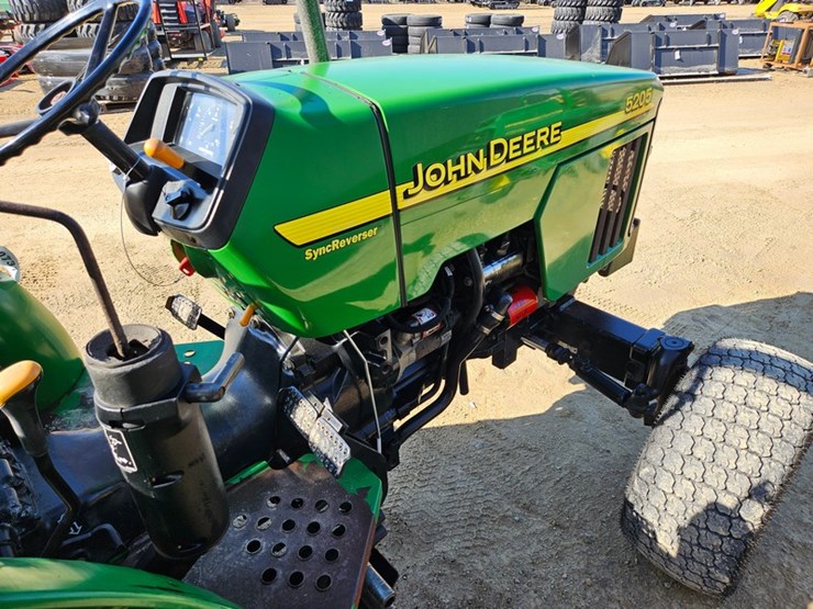 john-deere-5205-image-17
