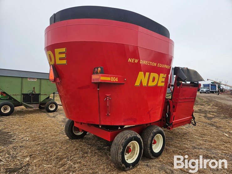 new-direction-804-series-4-vertical-feed-mixer-wagon-w/scale-image-5