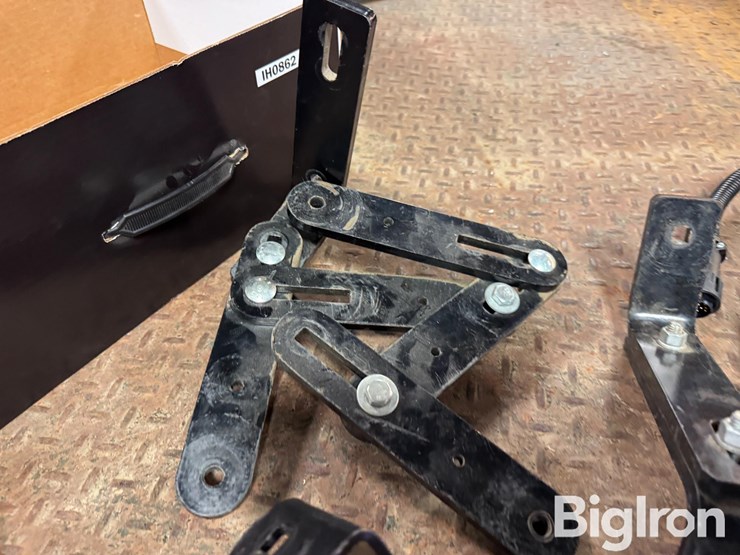 tractor-monitor-brackets-&-2630-harness-image-6