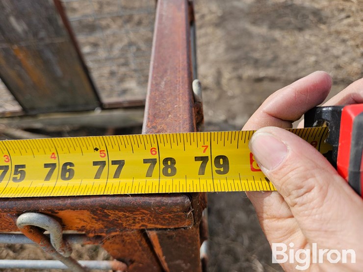 hoskins-3-pt-livestock-carrier-image-12