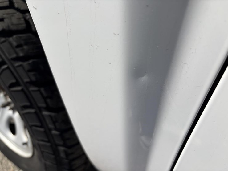 2011-chevrolet-1500-image-25