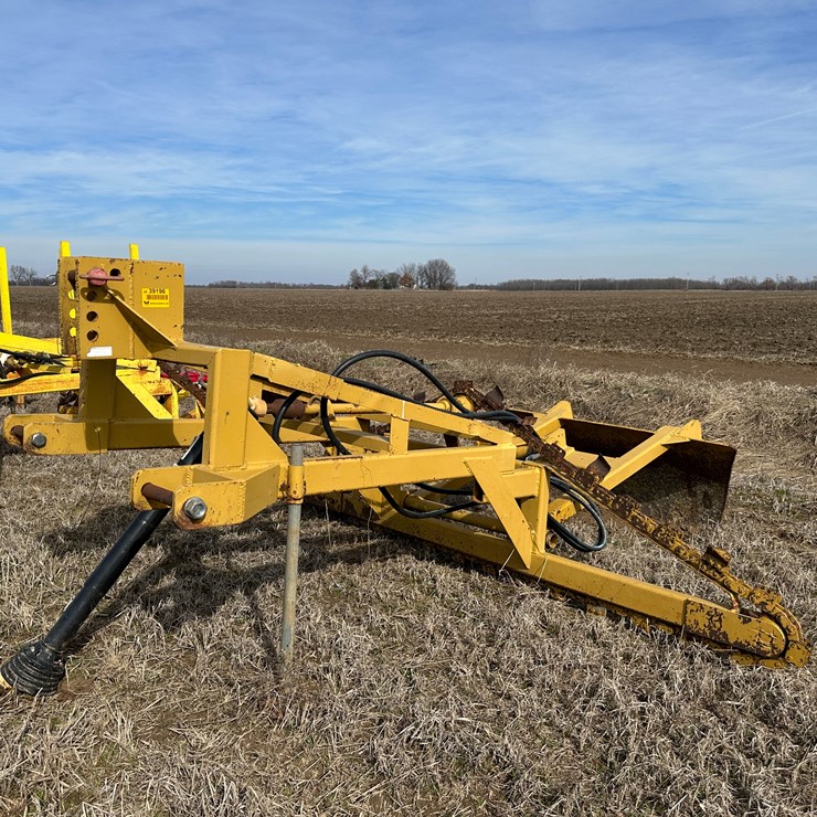 #39196 • Levee Trencher